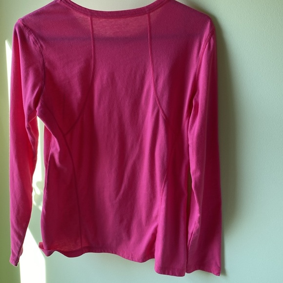 2 Sonoma Women's Tops in Green, and Red size XS. 1 Tek Gear in Pink size Small. - Picture 3 of 14